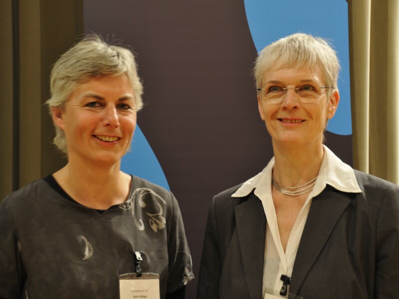 Karin Ottiger (l.) an ihrer ersten Delegiertenversammlung 2009 mit der damaligen Präsidentin Rosmarie Koller-Schmid