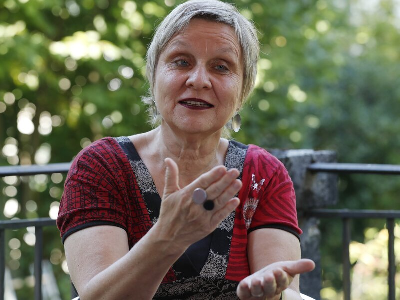 Katharina Jost Graf ist Pfarreiseelsorgerin im Luzerner Pastoralraum Hürntal. Die engagierte Freiwillige wirk als Vizepräsidentin im Schweizerischen Katholischen Frauenbund SKF und unterstützt die katholische Frauengemeinschaft Dagmersellen als theologische Begleiterin.
© Ruben Sprich/Pfarrblatt Bern