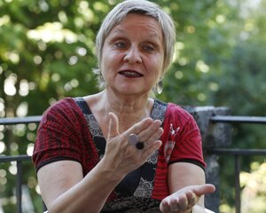 Katharina Jost Graf ist Pfarreiseelsorgerin im Luzerner Pastoralraum Hürntal. Die engagierte Freiwillige wirk als Vizepräsidentin im Schweizerischen Katholischen Frauenbund SKF und unterstützt die katholische Frauengemeinschaft Dagmersellen als theologische Begleiterin.
© Ruben Sprich/Pfarrblatt Bern