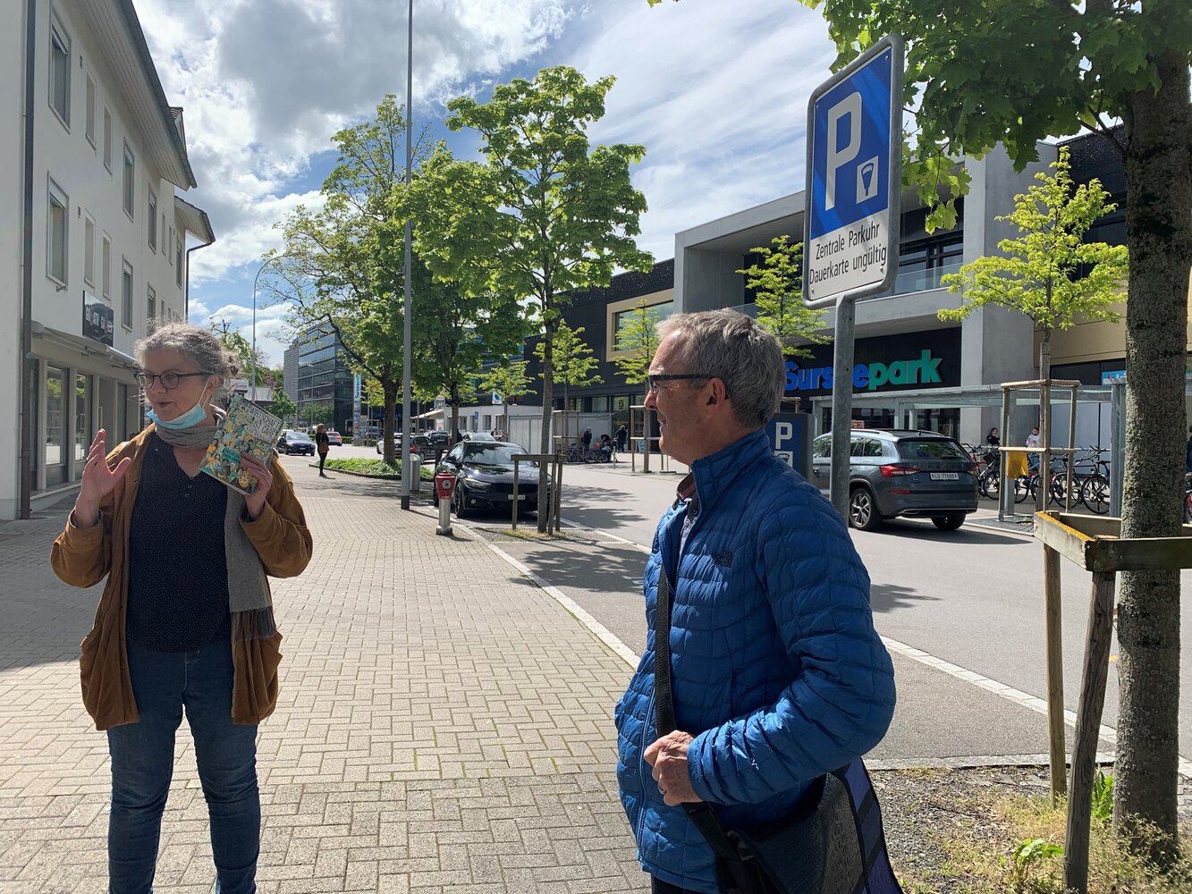 Ina Praetorius und Georges Zahno bei der Stadtführung in Sursee.
