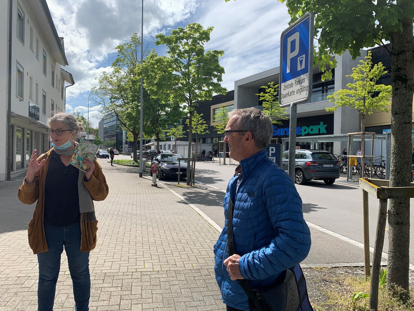 Ina Praetorius und Georges Zahno bei der Stadtführung in Sursee.
