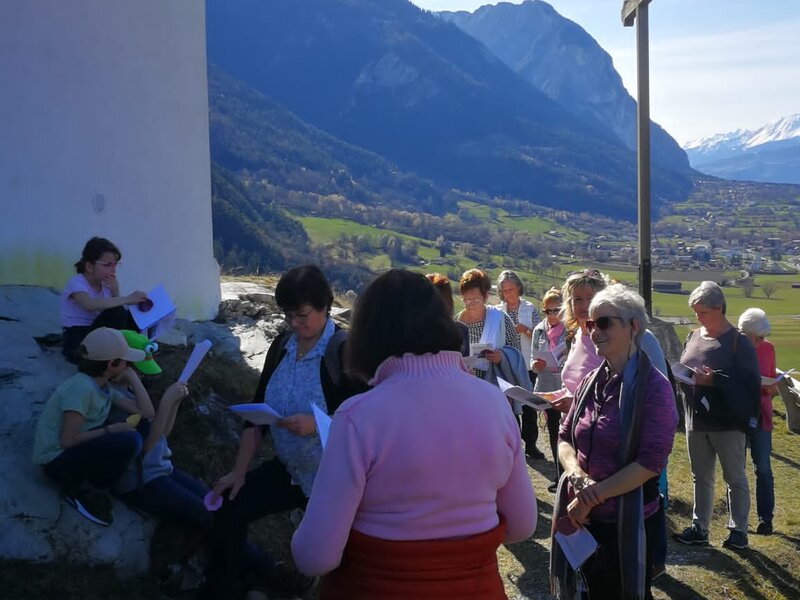 Kreuzweg im Freien