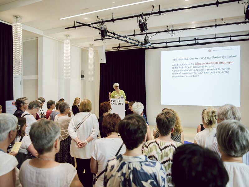 Co-Geschäftsleiterin erklärt die vier Utopien