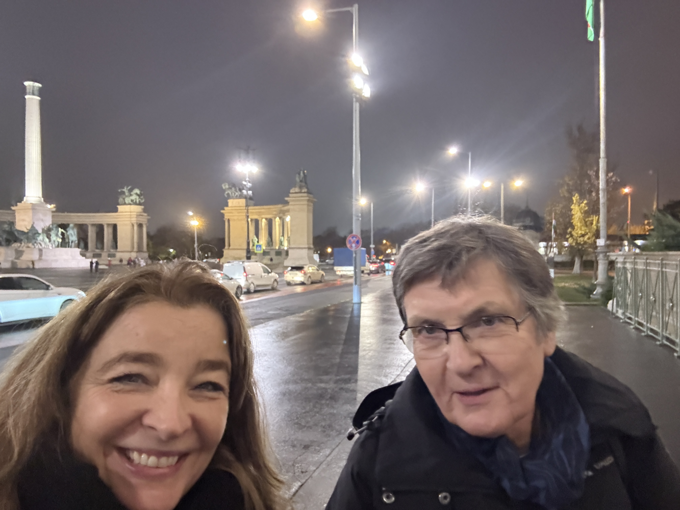 Unsere Vorstandsfrauen in Budapest: Barbara Schmid-Federer (links) und Iva Boutellier