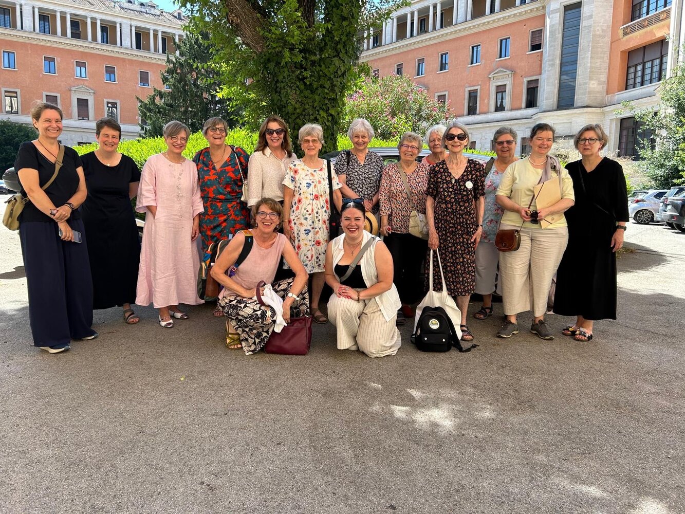 Gemeinsam in Rom: Die Teilnehmerinnen der Ad-limina-Reise «Kirche mit* den Frauen» engagierten sich im Jubiläumsjahr 2026 für Gleichberechtigung, Teilhabe und den Dialog über die Zukunft der Kirche.